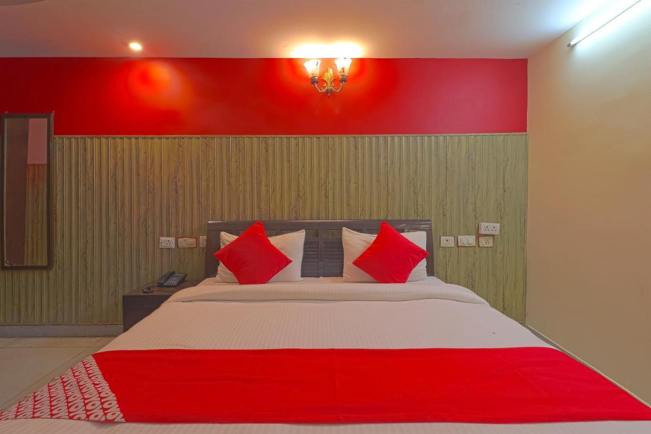 Oyo 834 Shree Balaji Hotel Faridabad Exteriör bild